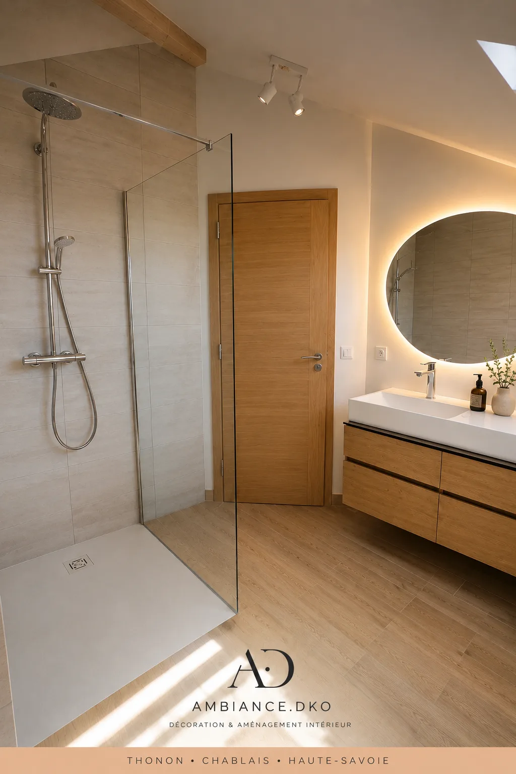 Rénovation de salle de bain à Sciez avec meuble sur mesure